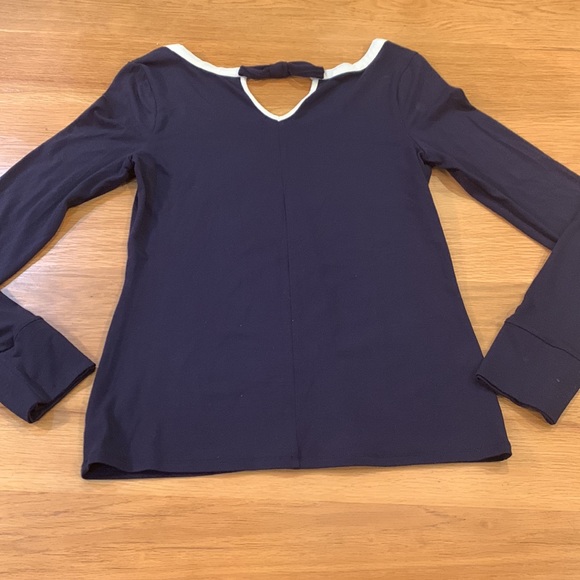 THOMAS KELLY ~Size L~Classic Navy & White Trim Stretch Top ~ - Picture 14 of 14